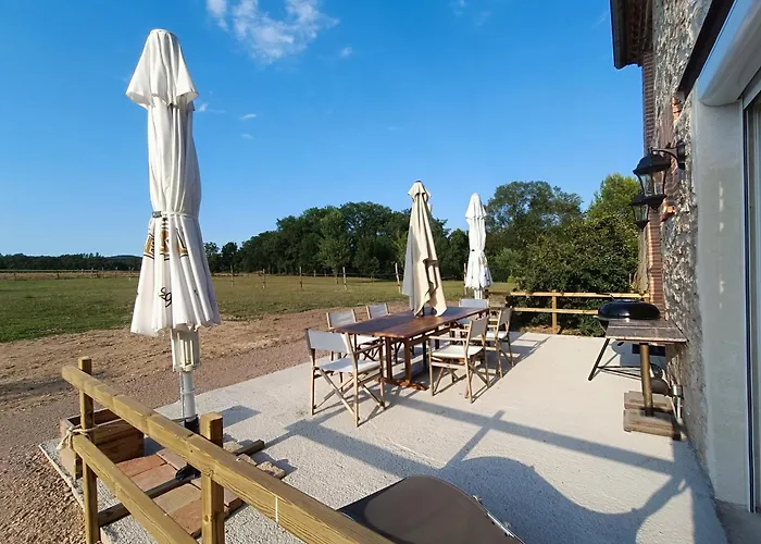 Le Reflet Du Trefle * Puybegon